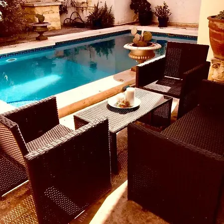 Bohemian Homestay In With Pool And Friendly Cats San Ġwann