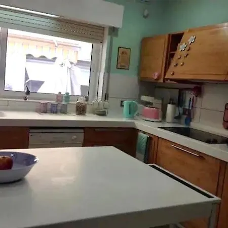Bohemian Homestay In With Pool And Friendly Cats Δωμάτια σε οικογενειακή κατοικία San Ġwann