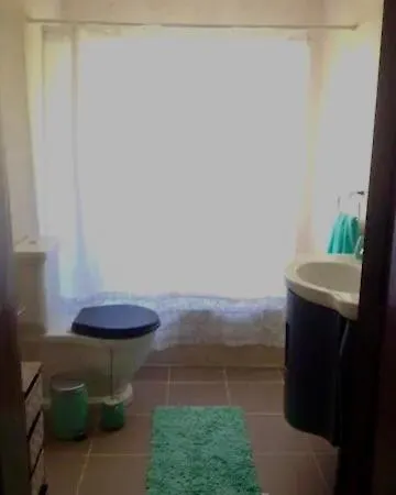 Δωμάτια σε οικογενειακή κατοικία Bohemian Homestay In With Pool And Friendly Cats