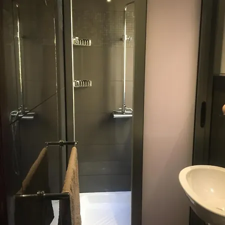 Homestay Bohemian Homestay In With Pool And Friendly Cats San Gwann